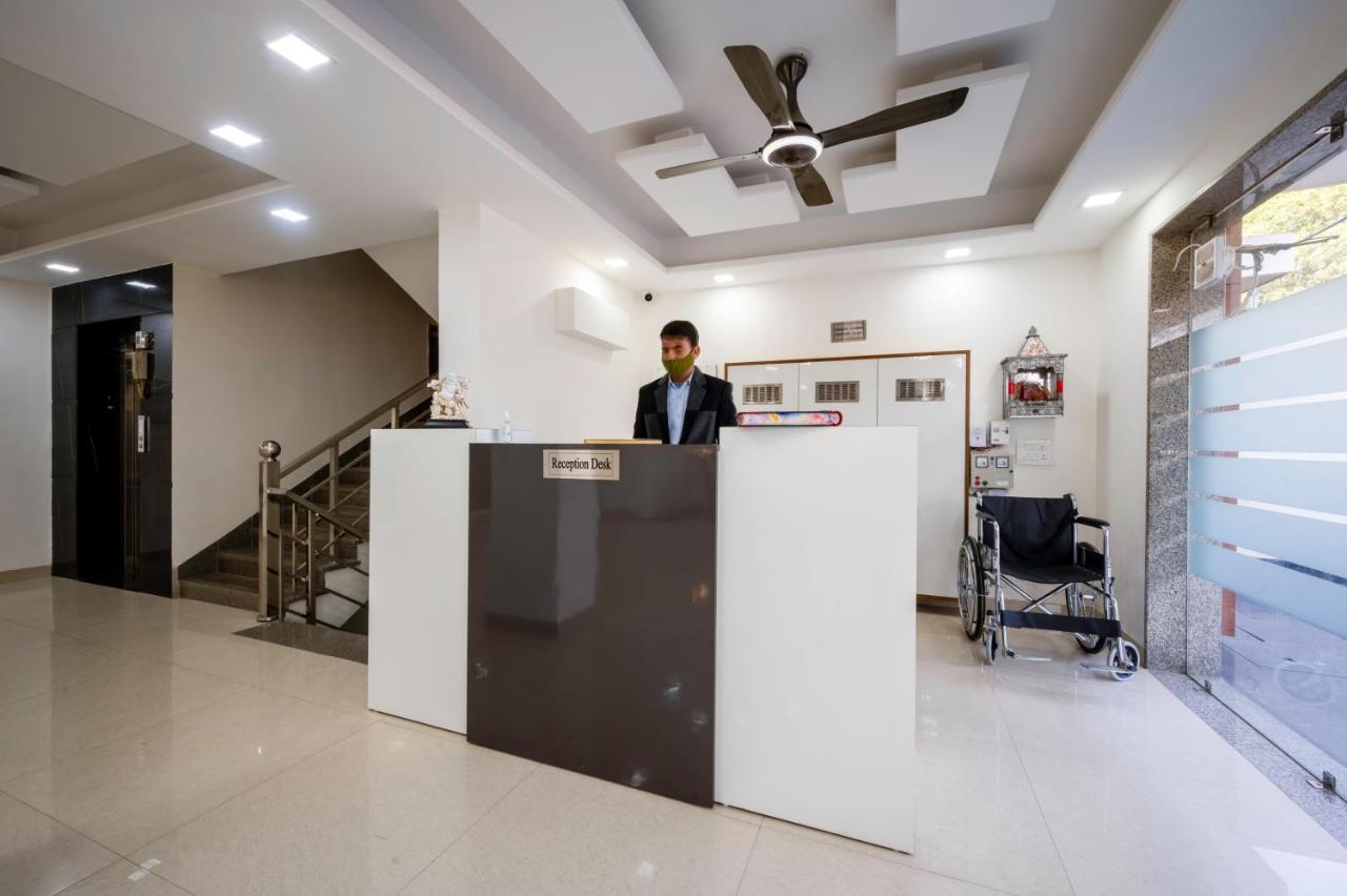 The Palms Inn I Near Medanta Medicity I Sec-38 구르가온 외부 사진