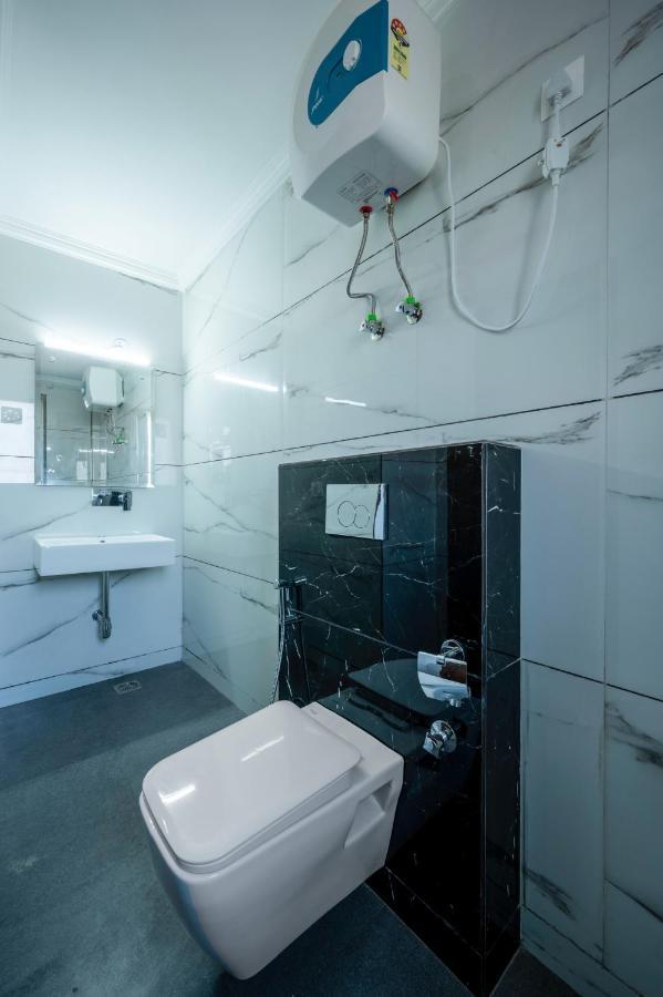 The Palms Inn I Near Medanta Medicity I Sec-38 구르가온 외부 사진